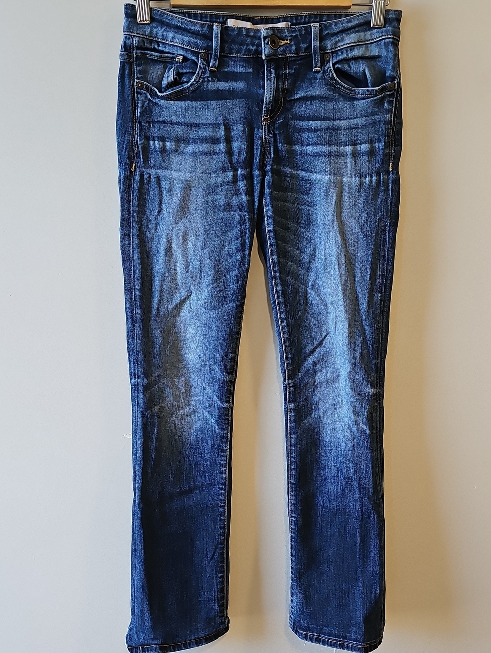 Guess 27x31 Dark Wash Low Rise Straight Leg Jeans